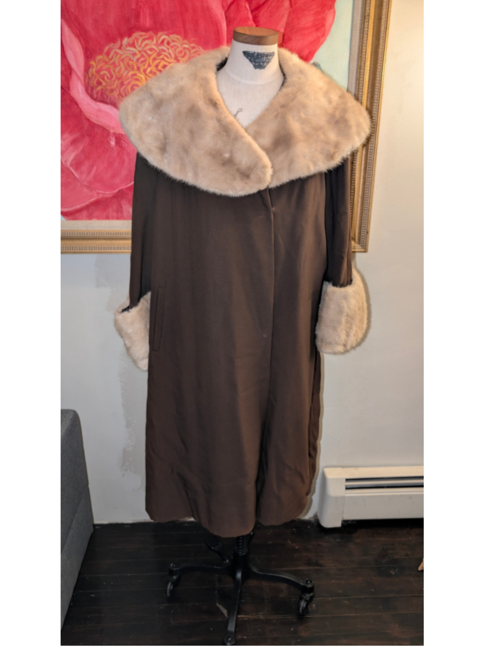 Women's Vintage Brown Coat with Beige Fur Collar and Cuffs